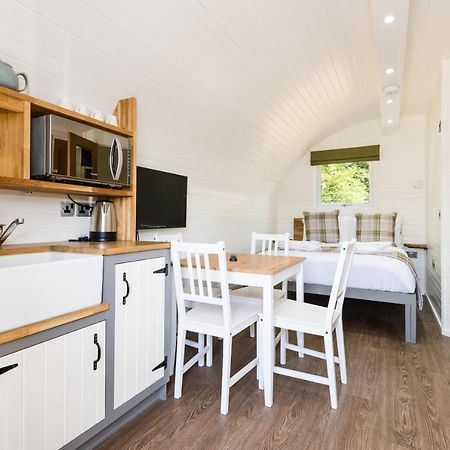Weedingshall Lodges Falkirk Esterno foto