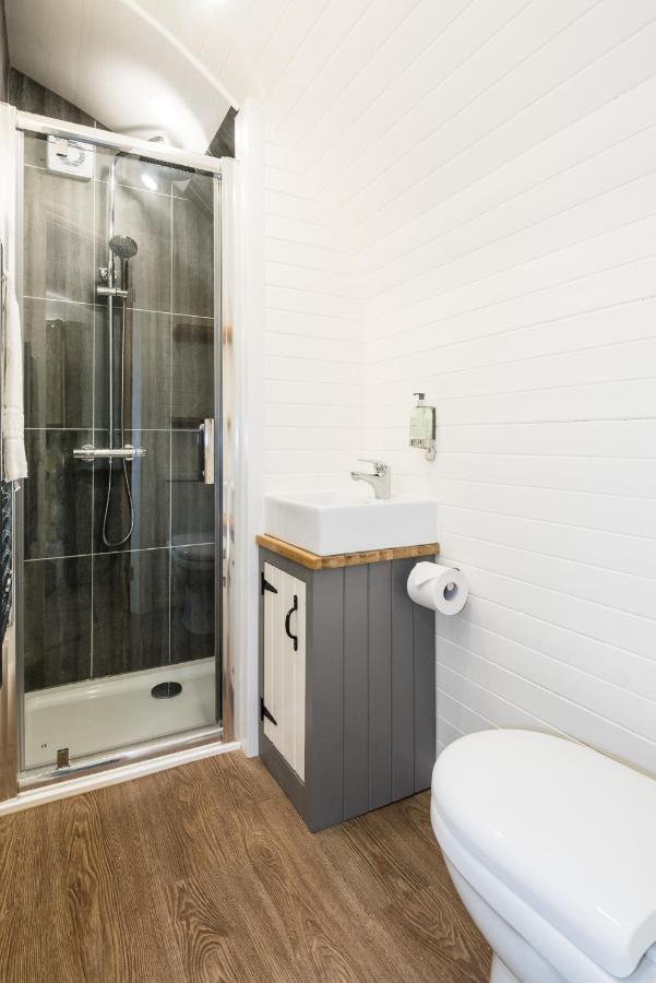 Weedingshall Lodges Falkirk Esterno foto