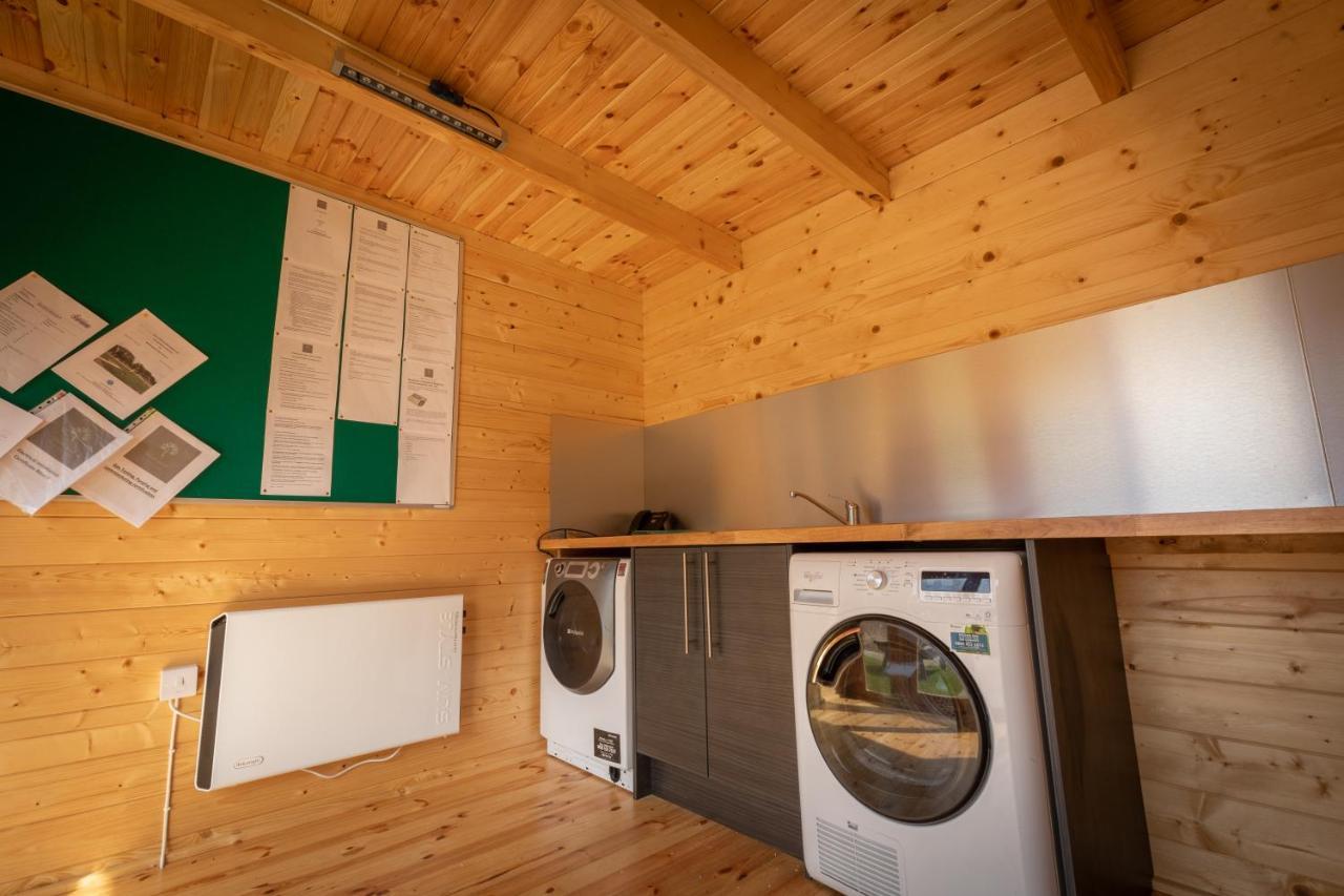 Weedingshall Lodges Falkirk Esterno foto